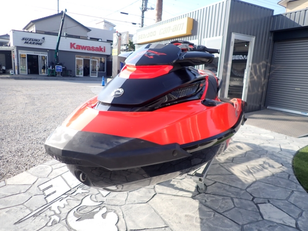 シードゥー RXT-X 300 RS